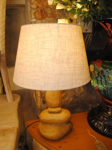 Edison Vintage Lighting Medium Stacked Pebble Table Lamp with Shade
