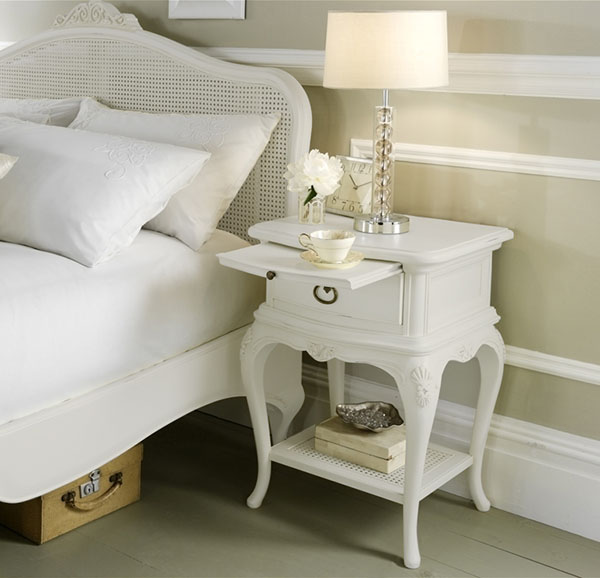 Willis & Gambier Etienne Bedstead and Bedside Chest