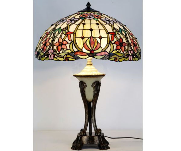 Tiffany Vintage Manhattan Table Lamp