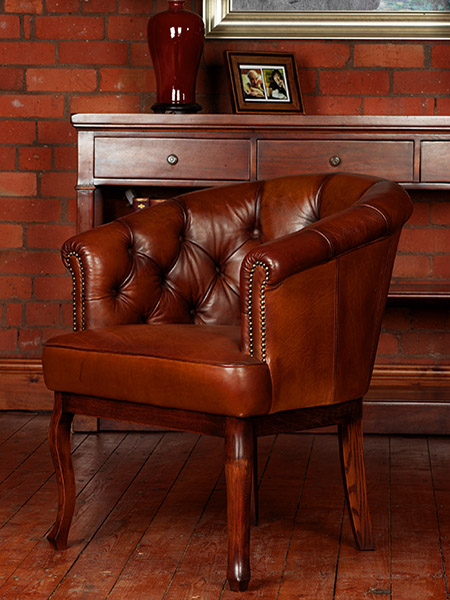 Tetrad Heritage Cabriole Leather Buttoned Tub Chair